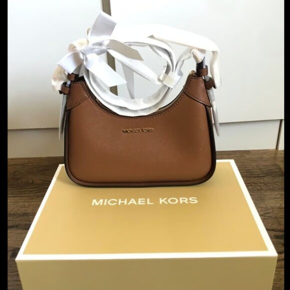 Michael Kors Wilma Small Shoulder Leather Crossbody Bag NWT - Picture 4 of 7
